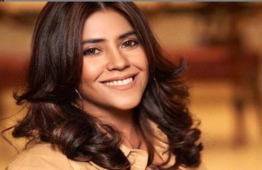 AltBalaji Web Series XXX 2 controversy: एकता कपूर की वेब सीरीज XXX 2 इन दिनों विवादों में घिरी हुई है। इस फिल्म के विवाद कारण बना है इसका एक सीन जिसे देश के जवानों के अपमान से जोड़कर देखा जा रहा है। मशहूर यूट्यूबर हिंदुस्तानी भाऊ ने इसके लिए एकता कपूर के खिलाफ एफआईआर भी दर्ज करवाई थी। फिलहाल इस अडल्ट वेब सीरीज में कई इंटिमेट सीन देने वालीं एक्ट्रेस भी चर्चा का केंद्र बन चुकी हैं।