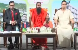 जयपुर में रामदेव, आचार्य बालकृष्ण समेत 5 पर FIR दर्ज, अरबों कमाने के लिए कोरोना की फर्जी दवा बनाने का आरोप