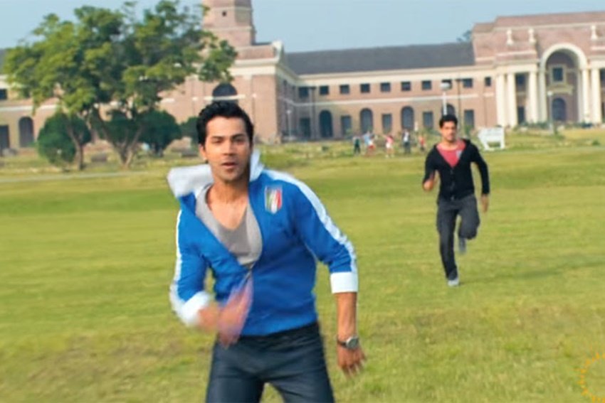 पान सिंह तोमर, रहना है तेरे दिल में और स्टूडेंट ऑफ द इयर जैसी फिल्मों की शूटिंग फॉरेस्ट रिसर्च इंस्टीट्यूट, देहरादून में हुई थी।