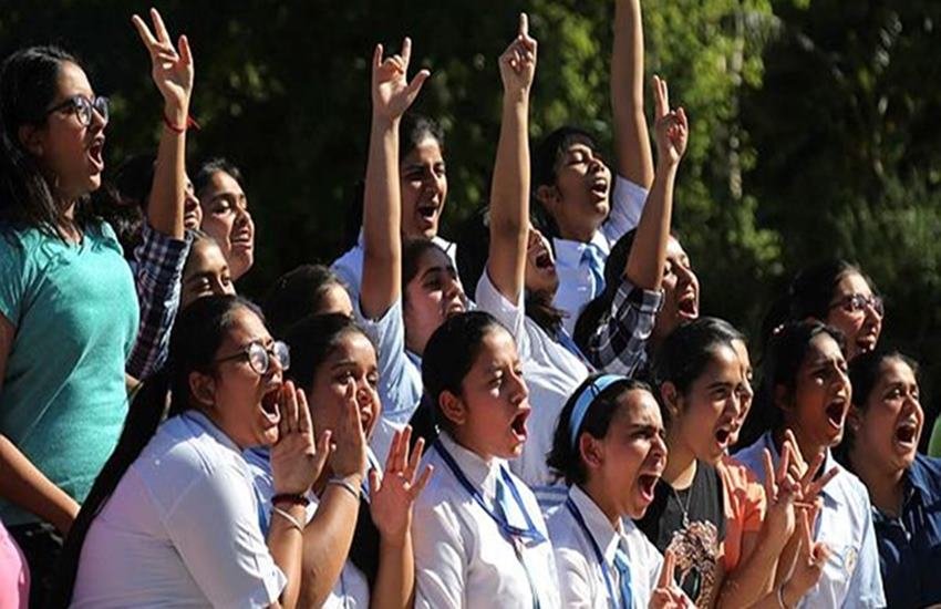 JAC Result 2020 Live: झारखण्‍ड बोर्ड ने एक महीने की देरी के बाद 28 मई को मैट्रिक और इंटरमीडिएट परीक्षा की उत्तर पुस्तिकाओं का मूल्यांकन भी शुरू कर दिया था। (प्रतीकात्मक तस्वीर)