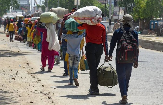 काम करते किसी की कट चुकी हैं अंगुलियां तो किसी के पंजे, लॉकडाउन में कंपनी ने निकाला