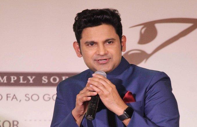 ‘बंद कीजिए ये बताना की सांवली लड़की सुंदर नहीं होती’, ‘फेयर एंड लवली’ क्रीम के नाम बदलने पर बोले गीतकार मनोज मुंतशिर