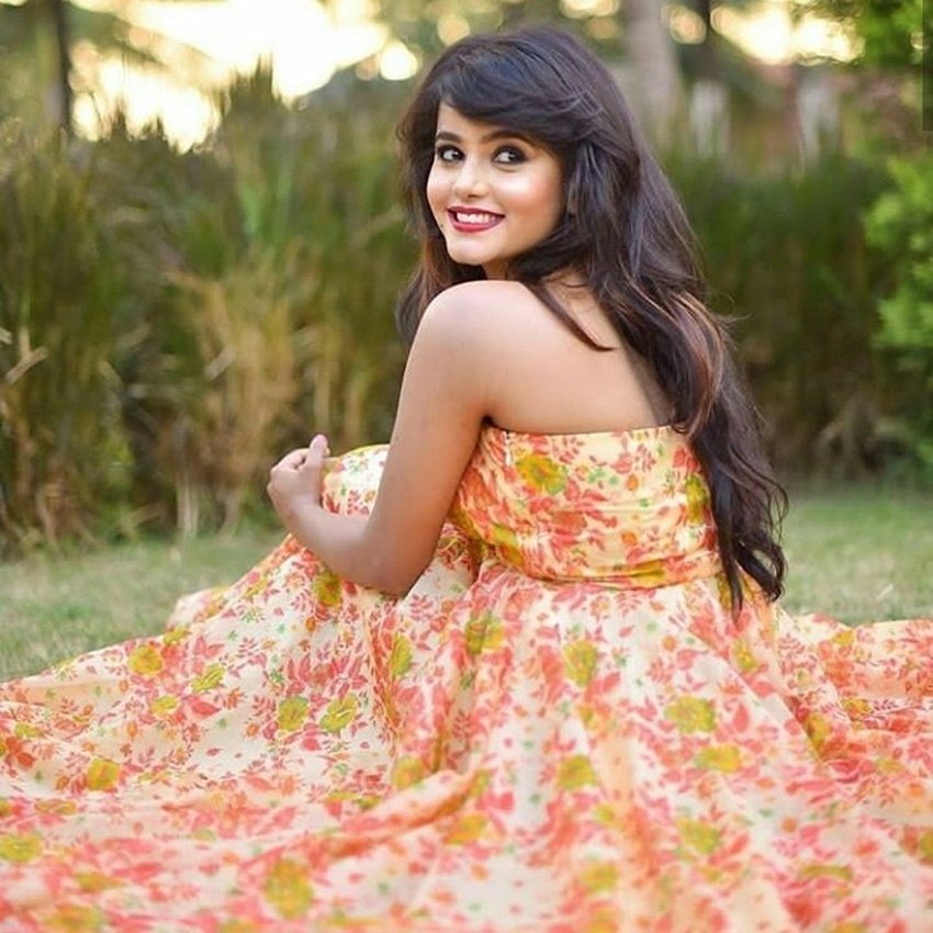 मयूरी ने शादी की जानकारी फैंस के साथ शेयर करते हुए सोशल मीडिया में लिखा- हां, अब मैं शादीशुदा हूं। 10 साल की दोस्‍ती को आज मतलब मिल गया।