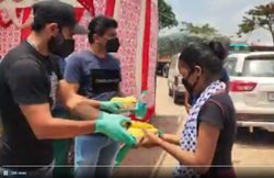 कोरोना: मोहम्मद शमी ने यूपी में बांटा खाना और मास्क, BCCI ने की तारीफ तो स्टार क्रिकेटर ने कहा- यह तो फर्ज है हमारा