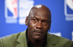 माइकल जॉर्डन ने नस्लभेद के खिलाफ जंग में दिए 755 करोड़, अमेरिका की दूसरी सबसे बड़ी कंपनी अमेजॉन से 10 गुना