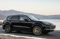 Porsche Cayenne Recall: करोड़ों की इस लग्जरी SUV में आई बड़ी तकनीकी खराबी! कंपनी ने वापस मंगवाई कारें, जानें पूरा मामला