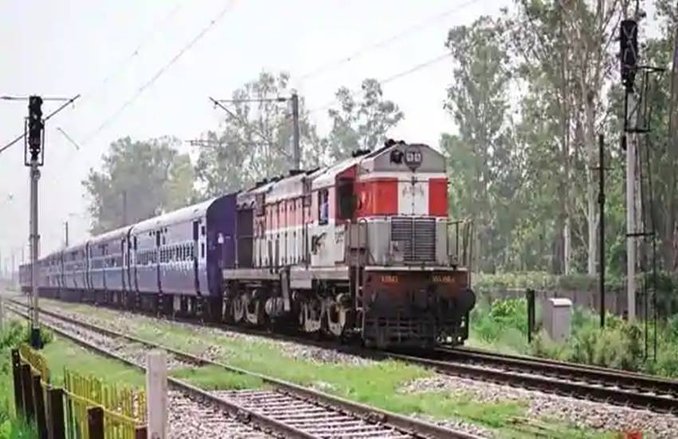 IRCTC, India Railways: Coronavirus के चलते निकट भविष्य में सारी ट्रेनें चलाना संभव नहीं- बोले Railway Board चेयरमैन