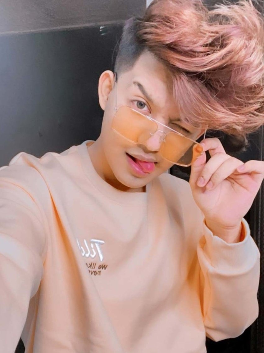 रियाज अली का असली नाम रियाज आफरीन है। रियाज 16 साल के हैं।