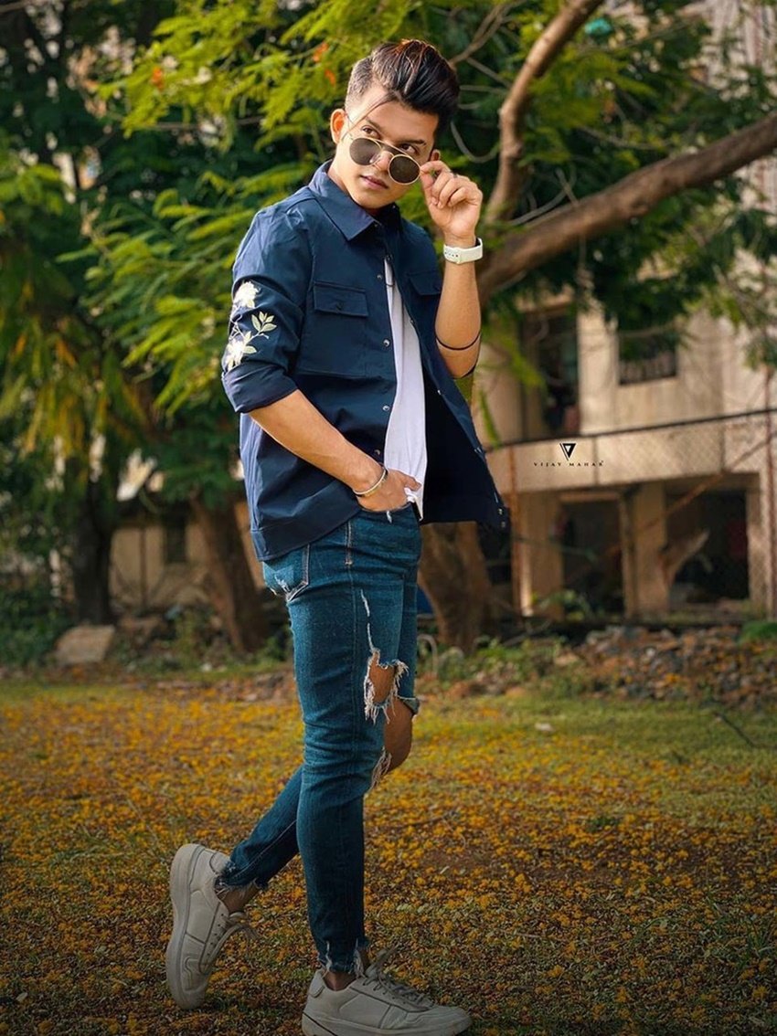 Tiktok के अलावा रियाज अली यारी है, पहाड़न और सुपरस्टार जैसे म्यूजिक वीडियोज में भी काम कर चुके हैं।