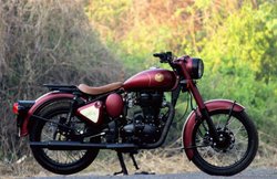 Royal Enfield की दमदार Classic 350 को मॉडिफाई कर दिया रेट्रो लुक! देखें यह खास मॉडिफिकेशन