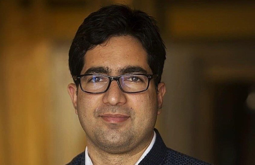 Shah Faesal, IAS turned politician, Jammu and Kashmir, Jammu and Kashmir Politics, Detention in Jammu and Kashmir, Mehbooba Mufti, Article 370, Shah Faesal in house arrest, PSA on Shah Faesal, JK News, State News, Hindi News