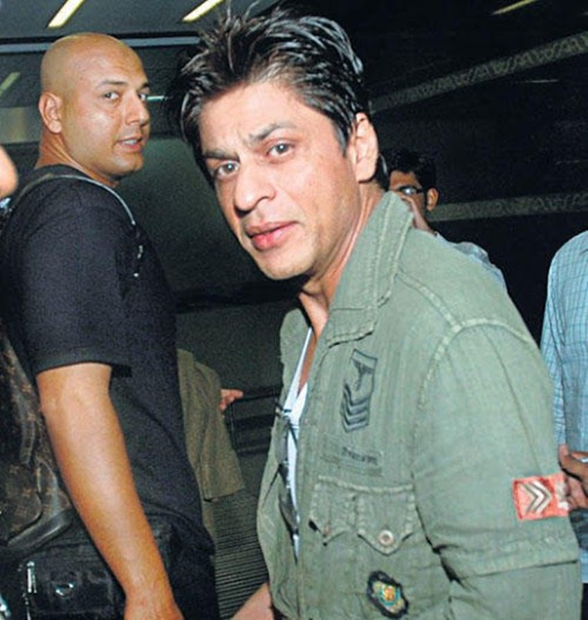 रवि शेरा की तरह बहुत ज्यादा लाइमलाइट में भी नहीं रहते। हालांकि वह हर वक्त शाहरुख खान के साथ मौजूद रहते हैं।