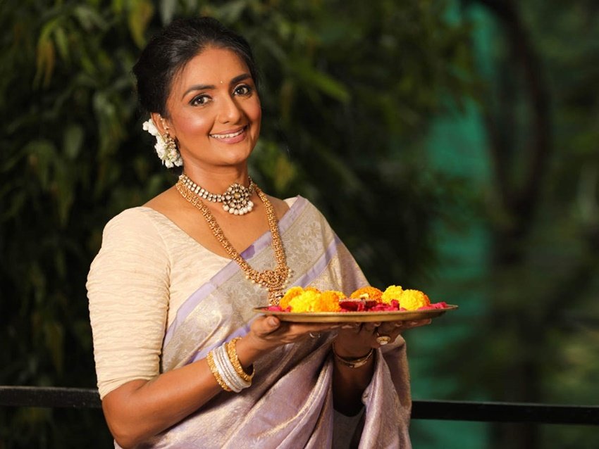 35 साल की उम्र में ही विधवा हो जाने वालीं शांति प्रिया ने परिवार और बच्चों से जुड़ी हर जिम्मेदारी बड़े कमाल से निभाई।