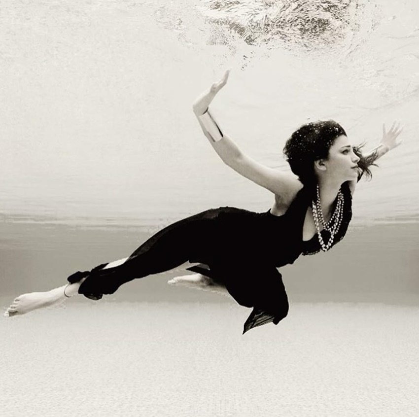 (All Photos: Shruti Hassan Instagram)