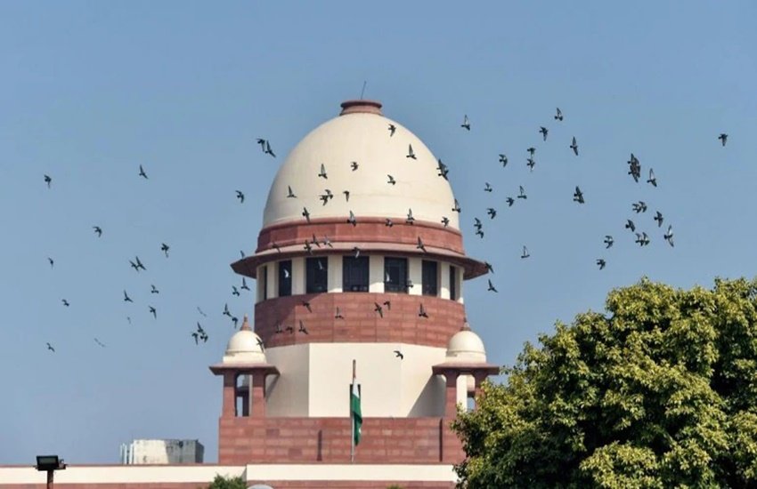 सुप्रीम कोर्ट में फर्जी बाबाओं द्वारा चलाए जा रहे आश्रमों के खिलाफ एक याचिका दायर की गई है। (फाइल फोटो)