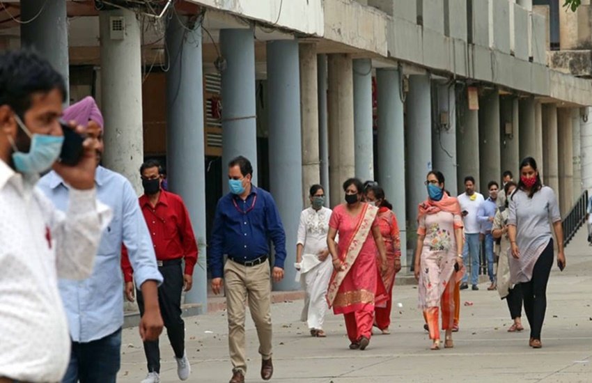 रेस्तरां, धार्मिक स्थलों, शॉपिंग मॉल, होटल और कार्यालयों को खोलने के लिए भी SOP किया गया। रेस्तरां, धार्मिक स्थलों, शॉपिंग मॉल, होटल और कार्यालयों को खोलने के लिए भी SOP किया गया।