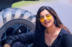 Bhojpuri Song: रिलीज हुआ अक्षरा सिंह का गाना ‘ईधर आने का नही’, 2 लाख के पार व्यूज, देखें VIDEO