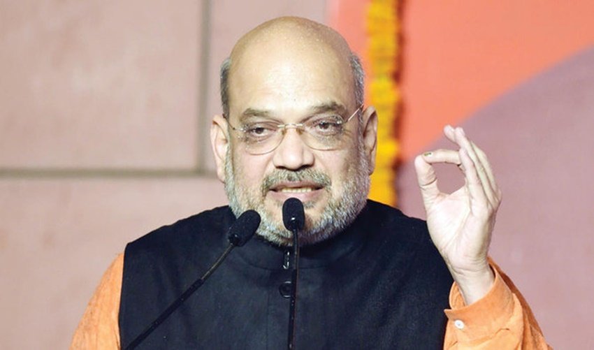 देश के गृहमंत्री अमित शाह को पोहा जिसके ऊपर सेव डला हो काफी पसंद है। अमित शाह पोहे में नींबू निचोड़कर खाना पसंद करते हैं।