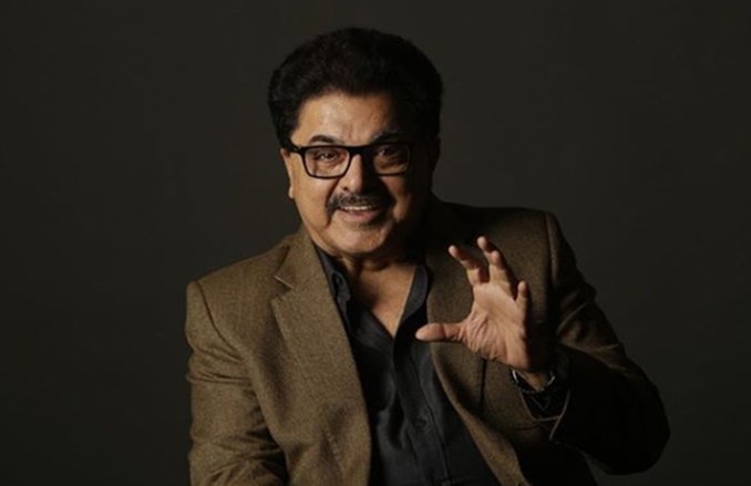 ‘लॉकडाउन में एक महात्मा तैयार हो गया’, सोनू सूद पर शिवसेना नेता ने साधा निशाना तो बोले फिल्ममेकर- अब कहां है इंटॉलरेंट ब्रिगेड