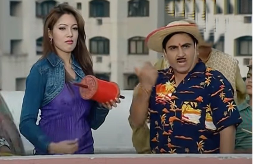 Taarak Mehta Ka Ooltah Chashmah, TMKOC, JETHALAL and BABITA romantic moments, jethalal babita flyig kites together, jethalal wants babita to fly kite with her, jethalal iyyer fight,TMKOC Comedy, तारक मेहता का उल्टा चश्मा, jethalal babita comed taarak mehta ka ooltah chashmah new episode, जेठालाल, taarak mehta ka ooltah chashma show, taarak mehta ka ooltah chashmah cast, jethalal Babita, entertainment news, bollywood news, television news,