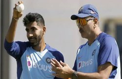 ‘रवि शास्त्री के कारण जसप्रीत बुमराह को टेस्ट टीम में मिली थी जगह’, बॉलिंग कोच भरत अरुण का खुलासा