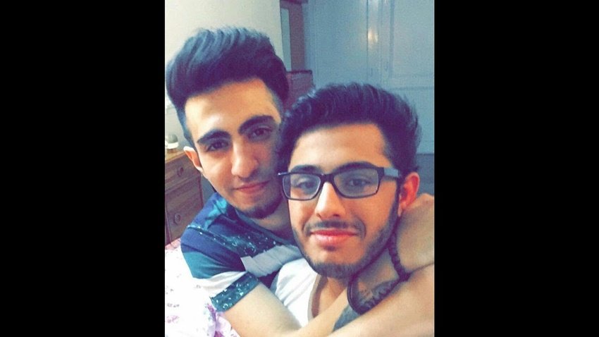 कैरी अपने भाई यश नागर के काफी क्लोज हैं।