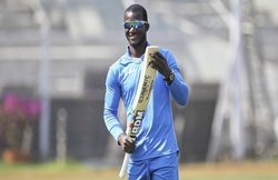 नस्लवाद पर फिर छलका डैरेन सैमी का दर्द, कहा- युवा क्रिकेटरों को एजुकेट करना जरूरी