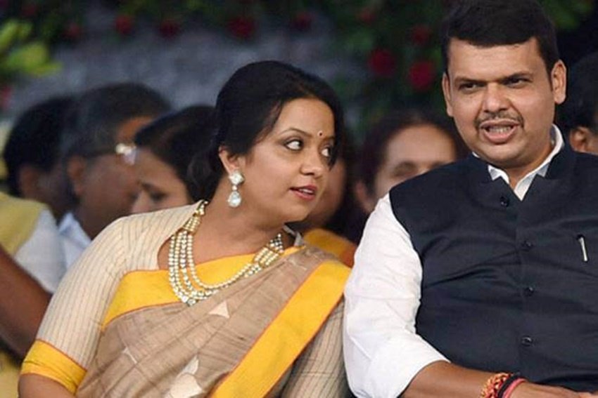 महाराष्ट्र के सीएम रह चुके बीजेपी नेता देवेंद्र फडणवीस ने साल 2005 में अमृता से शादी रचाई थी। अमृता ट्रेंड क्लासिकल सिंगर और बैंकर हैं। (PHOTO: PTI)