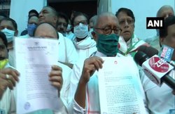 मध्य प्रदेश: दिग्विजय सिंह ने CM शिवराज सिंह चौहान के खिलाफ दर्ज कराई शिकायत, राहुल गांधी के खिलाफ Video शेयर करने का मामला