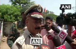 झारखंड: पूर्व DGP डीके पांडेय पर बहू ने दर्ज कराया गंभीर केस, एनकाउंटर और विवादित जमीन पर घर बना कर रहे हैं विवादों में