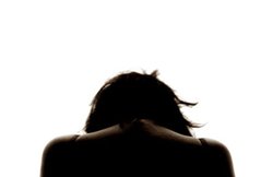 बेटी का आरोप- ठंड और खांसी होने पर नींद की गोली देकर पिता ने किया रेप, शिकायत पर मां ने कुछ नहीं किया