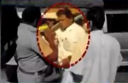 तमिलनाडुः पूर्व सांसद ने ड्यूटी पर तैनात पुलिसवाले को मारी लात, दी गालियां; कैमरे में कैद हुई घटना