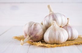 garlic for white hair treatment, how to use garlic for white hair