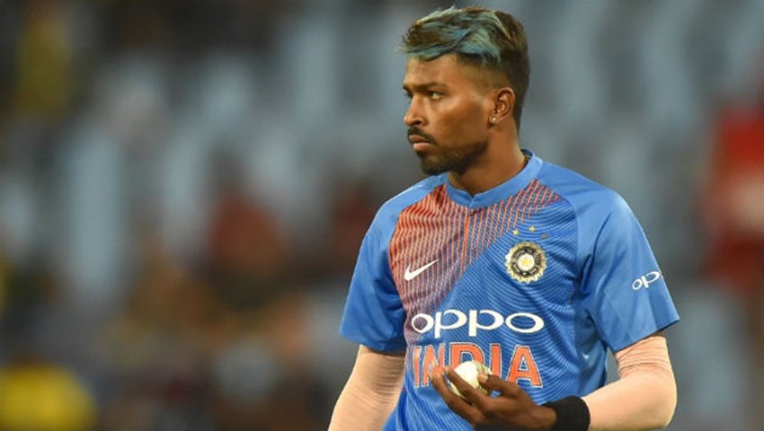 ओप्पो मोबाइल कंपनी ने साल 2018 में हार्दिक पांड्या से करार किया था जो आज तक जारी है।