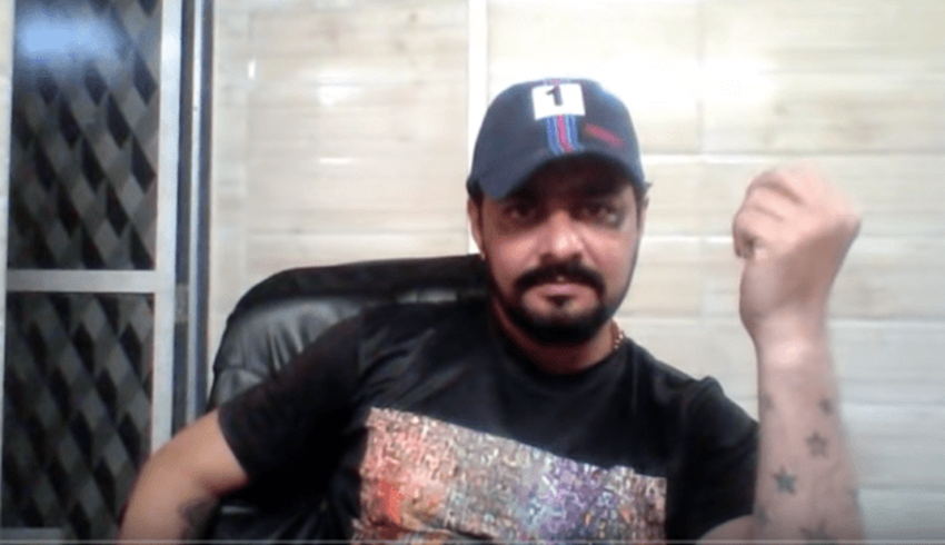 जब बड़े हुए तो उन्होंने दक्ष पुलिस टाइम्स नाम के एक मराठी अखबार में नौकरी पकड़ ली। उन्हें साल 2011 में मुंबई के बेस्ट चीफ क्राइम रिपोर्टर का अवार्ड भी मिला।
