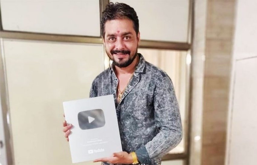 हिंदुस्तानी भाऊ ने 2014 में अपना यूट्यूब चैनल बनाया और उसपर संजय दत्त की मिमिक्री करने के साथ ही पाकिस्तान की भी क्लास लगाने लगे।