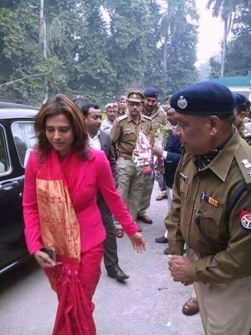 किंजल सिंह का नाम यूपी काडर की तेज तर्रार महिला आईएएस अफसरों में लिया जाता है। किंजल सिंह के नाम से ही जिले के अपराधी कांपने लगते थे।