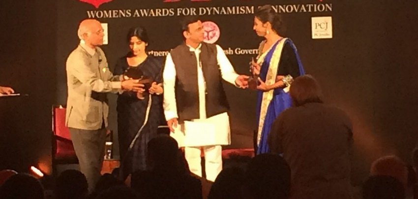 किंजल सिंह बहराइच, फैजाबाद और लखीमपुर जैसे जिलों की डीएम रह चुकी हैं। उनके काम के लिए उन्हें कई बार सम्मानित भी किया जा चुका है।