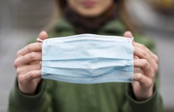 COVID-19: कोरोना मरीज के कमरे और भीड़-भाड़ वाली जगहों से भी खतरनाक है बिना वेंटिलेशन वाला बाथरूम, जानिये…