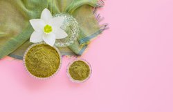 Hair Mask: सफेद बालों से हैं परेशान तो इन 6 स्टेप्स में लगाएं मेहंदी, ऐसे मिलेगा लाभ