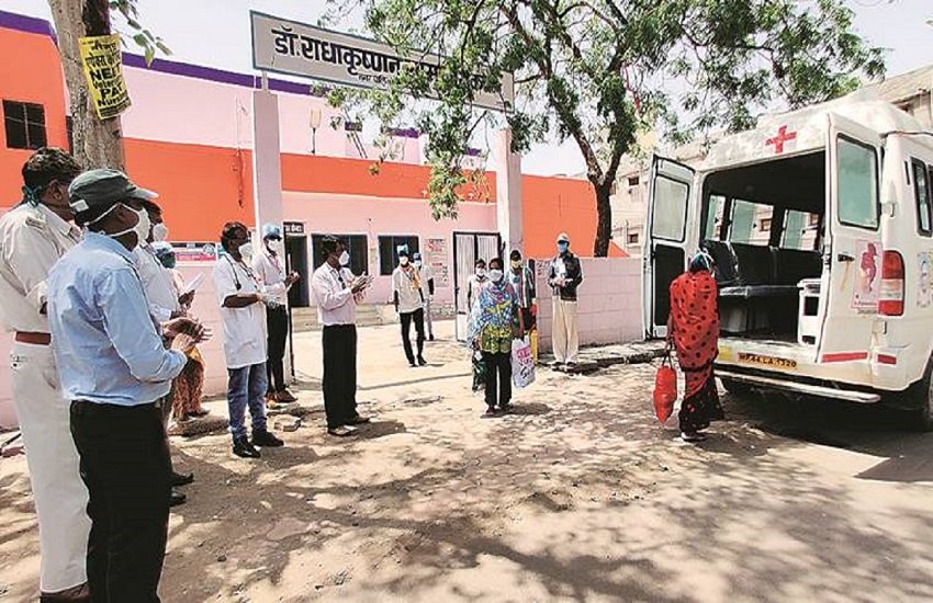 अस्पताल, डॉक्टर्स के मामले में कुछ राज्यों की हालत बेहद खस्ता है। (indian express file) अस्पताल, डॉक्टर्स के मामले में कुछ राज्यों की हालत बेहद खस्ता है। (indian express file)