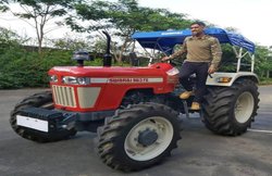 लॉकडाउन में ‘किसान’ बने MS Dhoni; खरीदा 8 लाख का ट्रैक्टर, सीख रहे जैविक खेती के गुर