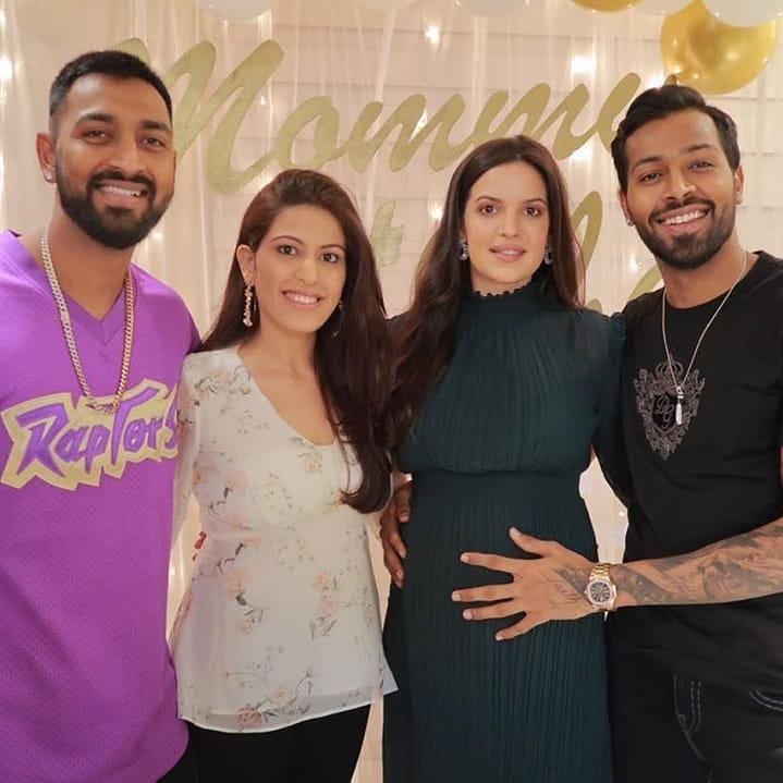 hardik pandya, hardik pandya kid, natasha stankvoic, hardik pandya troll, natasha stankvoic, natasha stankvoic hardik pandya age defference, hardik pandya troll, DJ Wale Babu, Hardik pandya, yuvraj singh, pankhuri sharma age, krunal pandya, virat kohli, anushka sharma, hardik pandya marriage, hardik pandya kofee with karan, Entertainment News,Bollywood News,Hindi Movies News,pregnancy,Natasa Stankovic,Instagram,Hardik Pandya,first child,Cricketer,Bollywood
