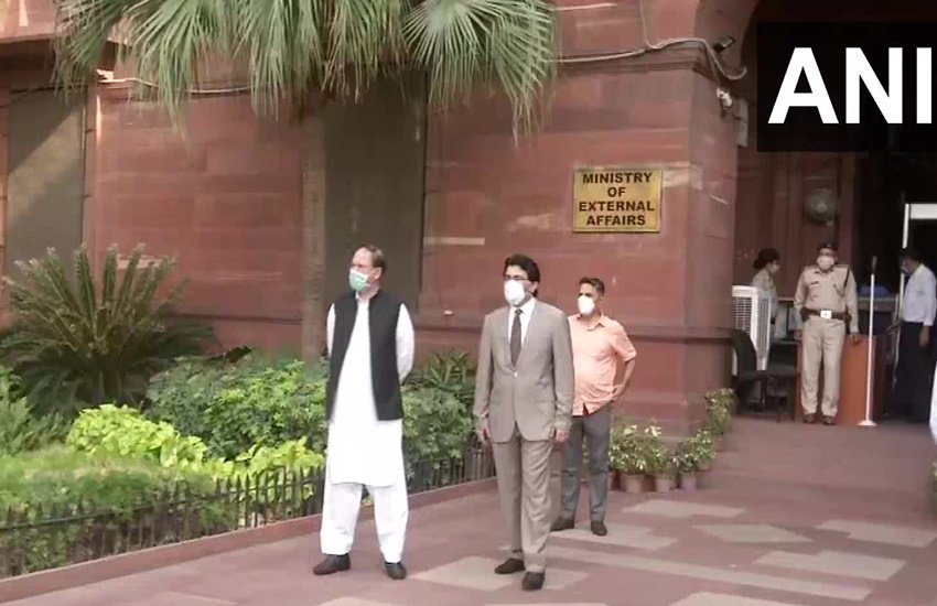 Pakistan, indian officical arrested, Indian high commission