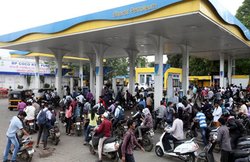 7 जून से अब तक 11 रुपये महंगा हुआ डीजल, पेट्रोल भी खूब चढ़ा, जानें- किस शहर में है कितना रेट