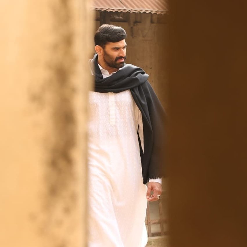 हालांकि निकितिन को असल पहचान मिली रोहित शेट्टी की शाहरुख और दीपिका स्टारर फिल्म चेन्नई एक्स्प्रेस से मिली।