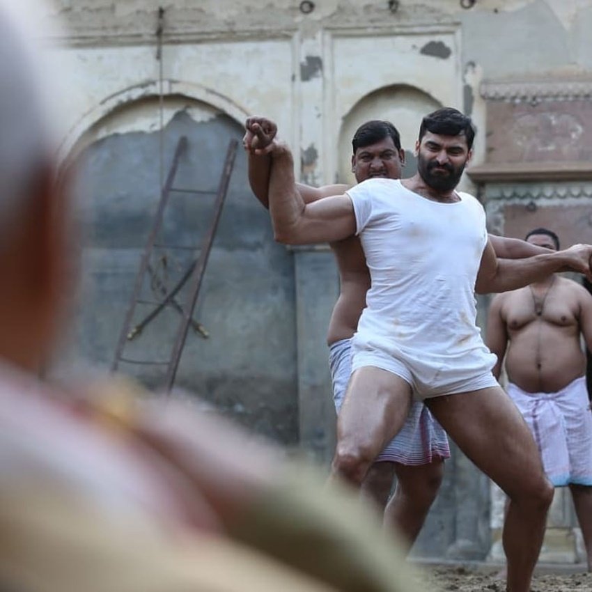 चेन्नई एक्स्प्रेस में निकितिन थंगा बली के किरदार में दिखे थे। थंगा बली के रोल में उन्होंने ऐसी छाप छोड़ी कि फैंस रियल लाइफ में भी उन्हें थंगा बली के नाम से जानते हैें।