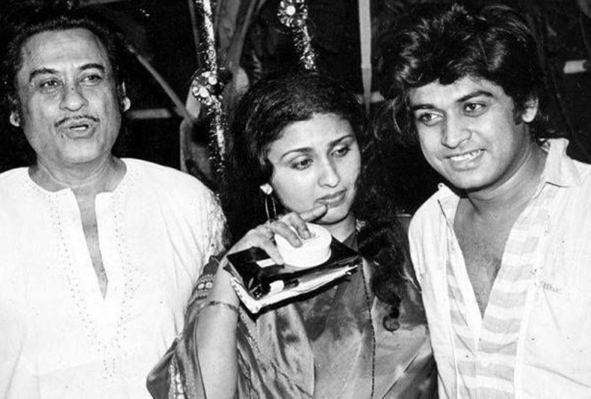 बता दें कि लीना चंद्रवाकर ने किशोर कुमार से शादी रचाई थी। किशोर कुमार से लीना को एक बेटा भी है जिनका नाम सुमित कुमार है। <a href="https://www.jansatta.com/photos/picture-gallery/ram-jethmalani-and-dharmendra-kiss-controversy-when-famous-criminal-lawyer-kiss-actor-in-public/1455110/">जब धर्मेंद्र को सरेआम किस करने लगे राम जेठमलानी, फोटो हुई वायरल तो खूब मचा हंगामा</a>