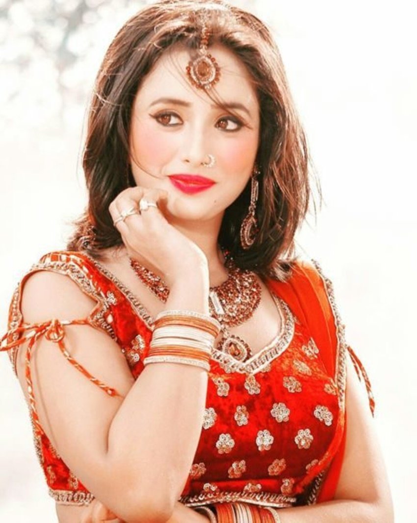 सभी तस्वीरें: Rani Chatterji Instagram) <a href="https://www.jansatta.com/photos/picture-gallery/amrapali-dubey-to-rani-chatterjee-these-5-bhojpuri-actress-unmarried-after-30-year-age/1418697/">भोजुपरी फिल्मों पर राज करने वालीं ये 5 अभिनेत्रियां नहीं बन पाईं सुहागन, आज तक हैं कुंवारी</a>