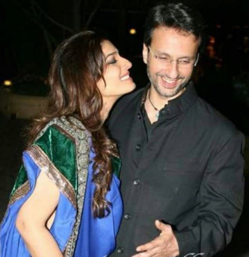 ऐसे में रवीना और अनिल दोनों एक दूसरे के लिए सहारा बने। साल 2003 में रवीना टंडन के जन्मदिन वाले दिन अनिल ने उन्हें शादी के लिए प्रपोज कर दिया। रवीना ने भी हां कर दिया।